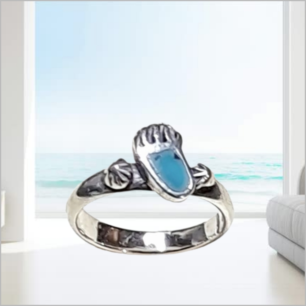 Sterling Silver Ring with Mini Bear Turquoise Paw. Size 2.5